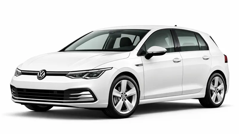 Белый Volkswagen Golf, пятидверный хэтчбек, вид спереди под углом 3/4.