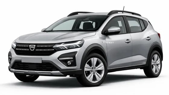 Silberner Dacia Sandero. Dieses Auto wird von der Firma Imperial Car Rental zur Vermietung angeboten.